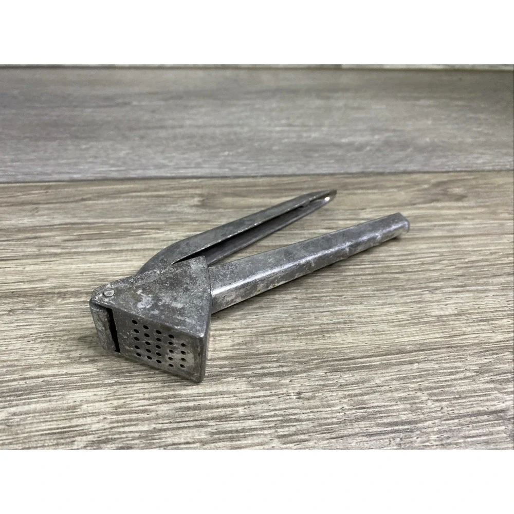 Vintage 1970s Aluminum Garlic Press Crusher 6